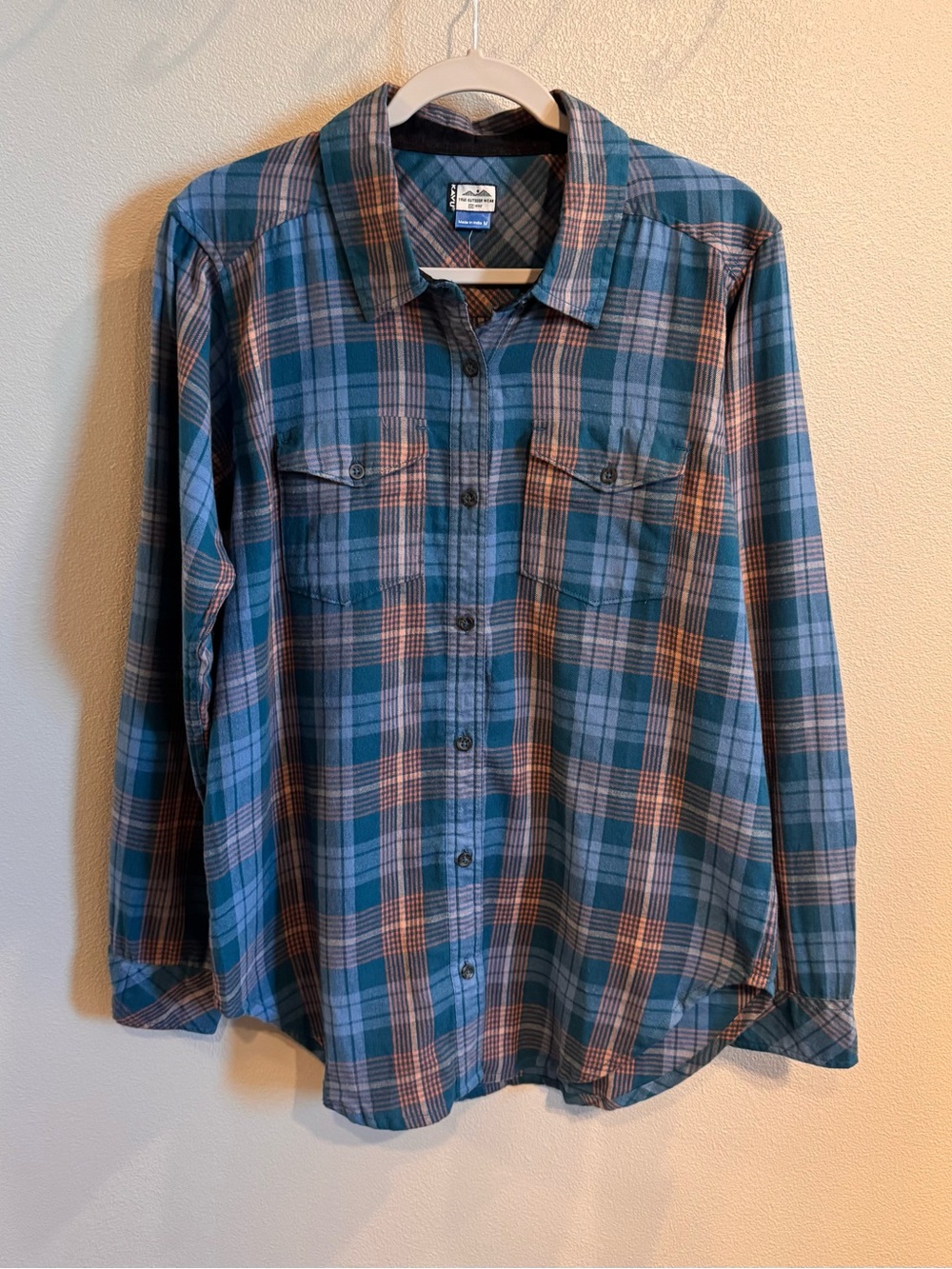 Kavu Women’s Blue and Tan Flannel Plaid Button-Down Shirt